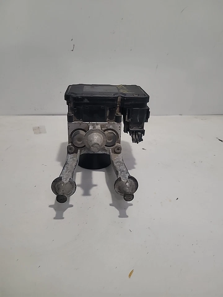 Chrysler 300 2013 bomba ABS 68157545AF Foto 2 de 4