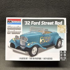 Monogram 32 Ford Roadster Street Rod Custom Deuce 124 Plastic Model Sealed