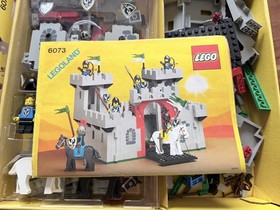 VTG Lego 6073 Knight's Castle 99% Complete Box & Instructions