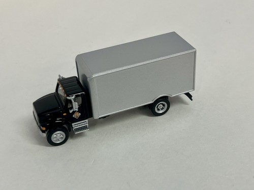 BOLEY, 1:87 / HO. INTERNATIONAL, single axle, straight, Box Truck. Black - Picture 12 of 12