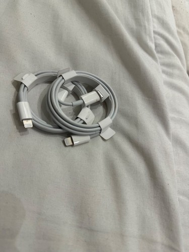 Apple Apple USB-C to Lightning Cable - White - Zdjęcie 2 z 5