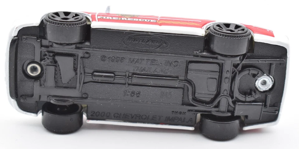 Matchbox Superfast Chevy Chevrolet Impala Fire Rescue 1:66. MBX 58/2009 - Image 3 of 3