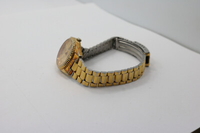 Ladies Seiko 2A23-0039 All Gold Stainless Steel Day/Date  display picture 2