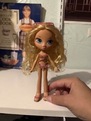 Bratz Cloe Doll Fashionable Teenage Girl