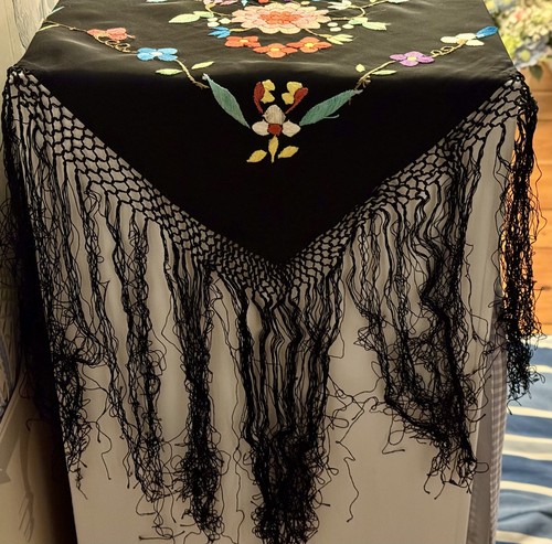 Antique Fringed Black Silk Floral Hand Embroidered Shawl 30X30" Spain 1973 - Picture 5 of 5