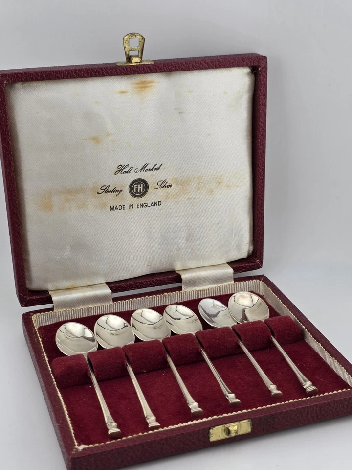 Antique Set of Six Sterling Silver Tea Spoons in Queen Anne Style. England. - Image 2 of 4