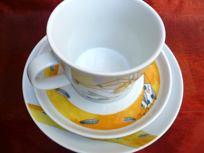''Die Schöne und die Vögel'' Café-au-lait Tasse m. Untert/Kuchent. Kathrin Grünke!