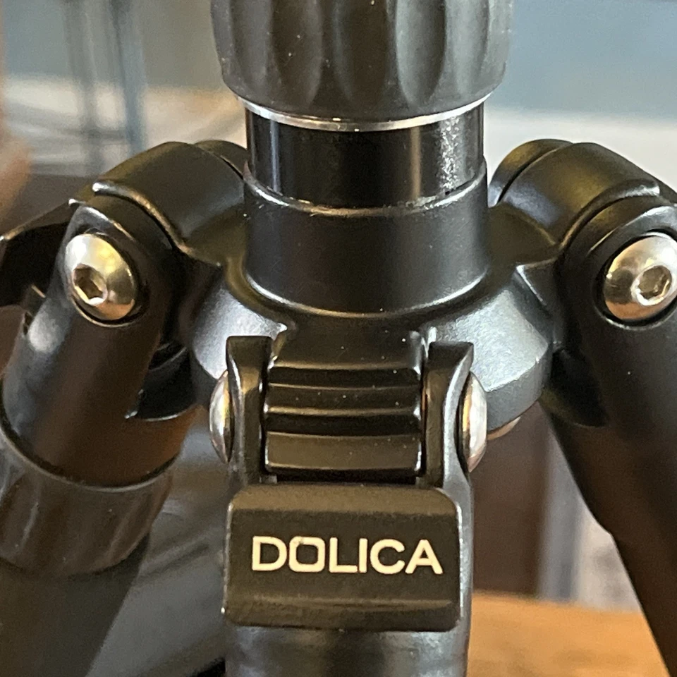 Dolica Proline Reversable Tripod Ball Head 18" - 57" Model TX570B150SL w/ Bag - Image 4 of 4