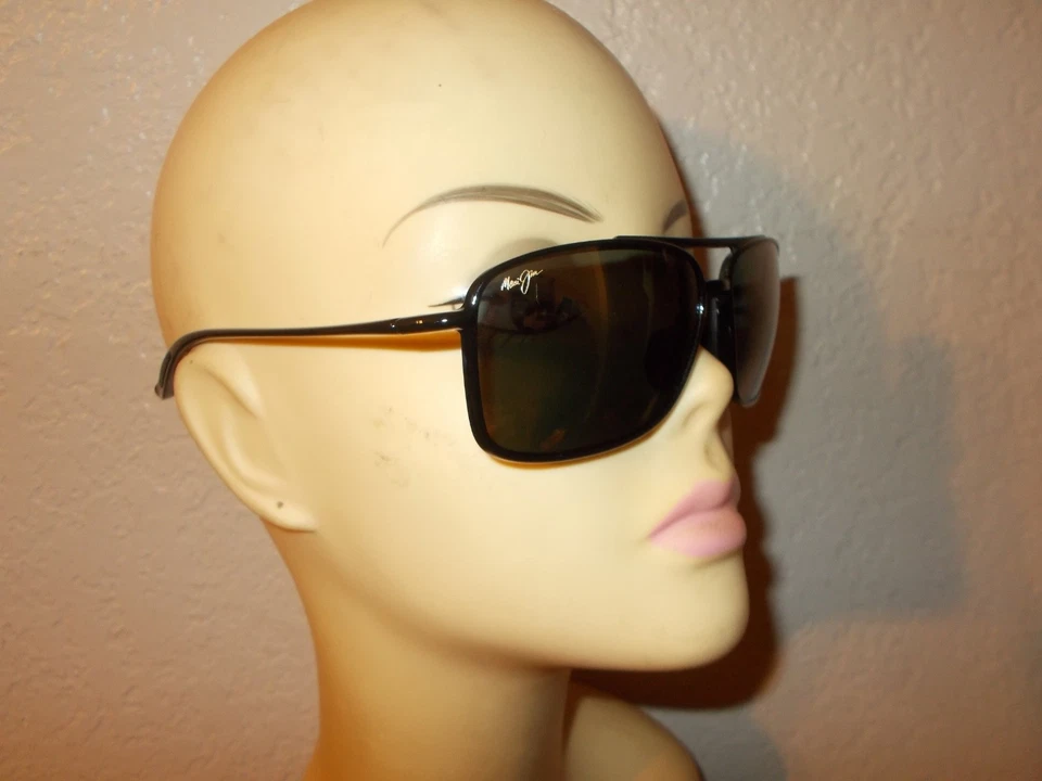 Gafas de sol polarizadas con marco negro brillante Maui Jim gris Kaupo Gap MJ437-02 Foto 2 de 4