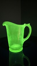 Indiana Glass Tiara Chantilly Green Sandwich Pattern Plates