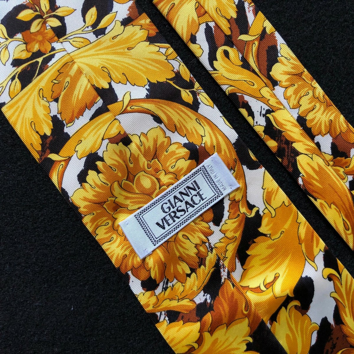 GIANNI VERSACE silk tie Wild Baroque print Barocco & Animal