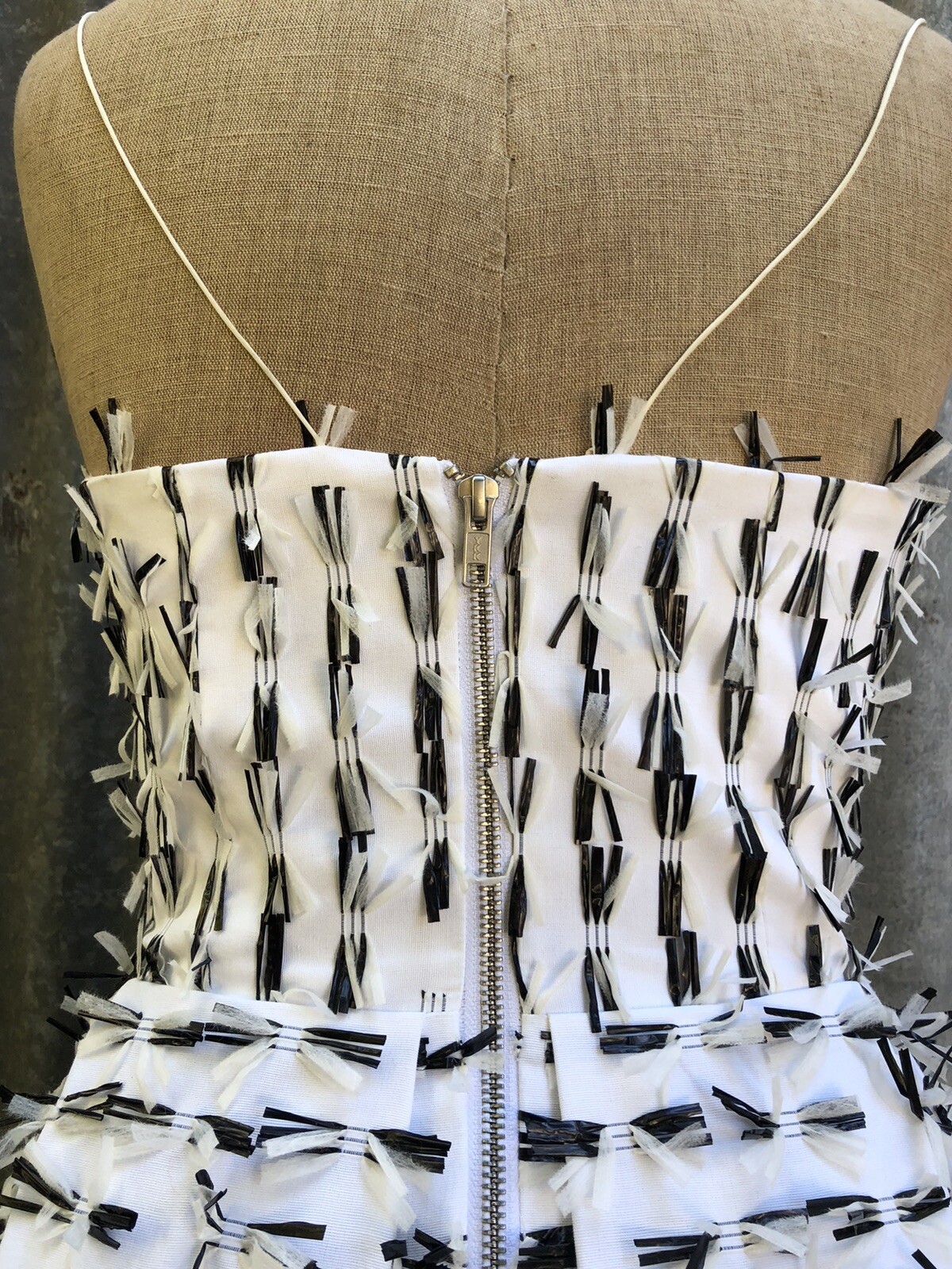 Alex Perry Wht Cotton Bikini Bodice Pleated Skirt MIDI w/ Raffia Bow Detail. s.6 image 6