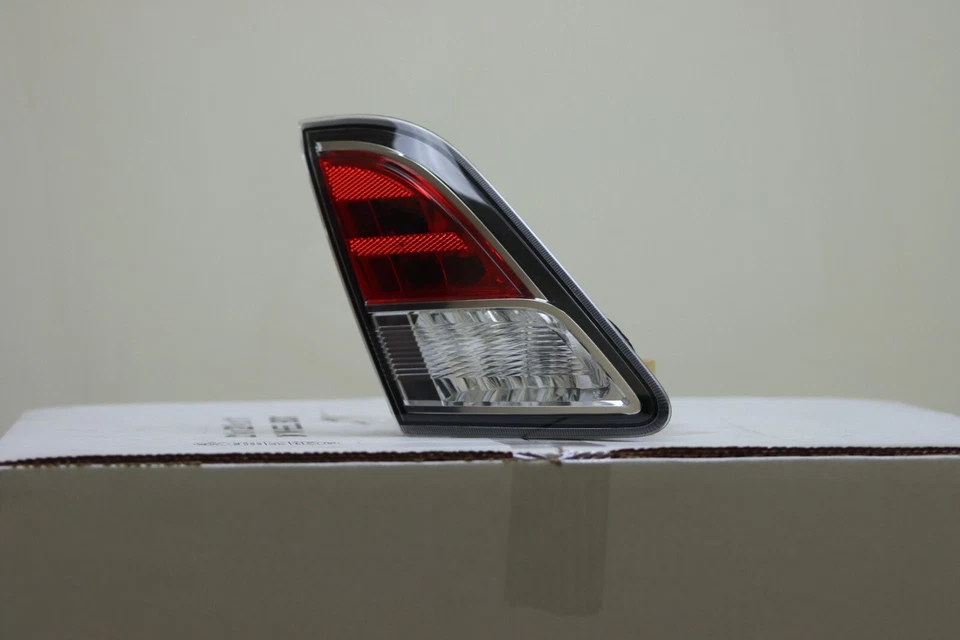 Lanterna traseira interna esquerda 2009 2013 Mazda 6 fabricante de equipamento original GS3L-513F0D - Imagem 2 de 4