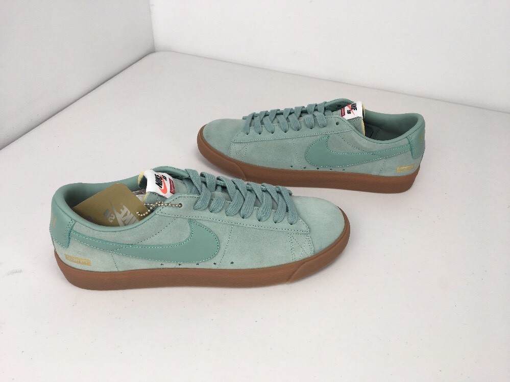 スケートボード Nike SB Blazer low GT QS Supreme 26cm Nike Blazer Low GT x Supreme 'Golden Beige' Release Date