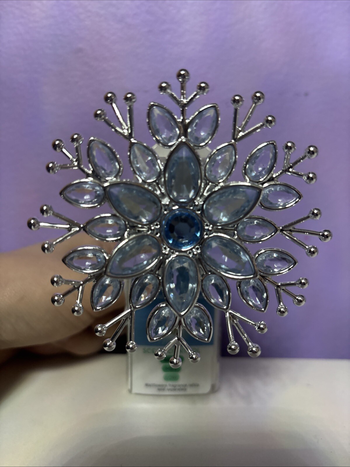 Bath & Body Works Jeweled Snowflake Wallflower Plug- In