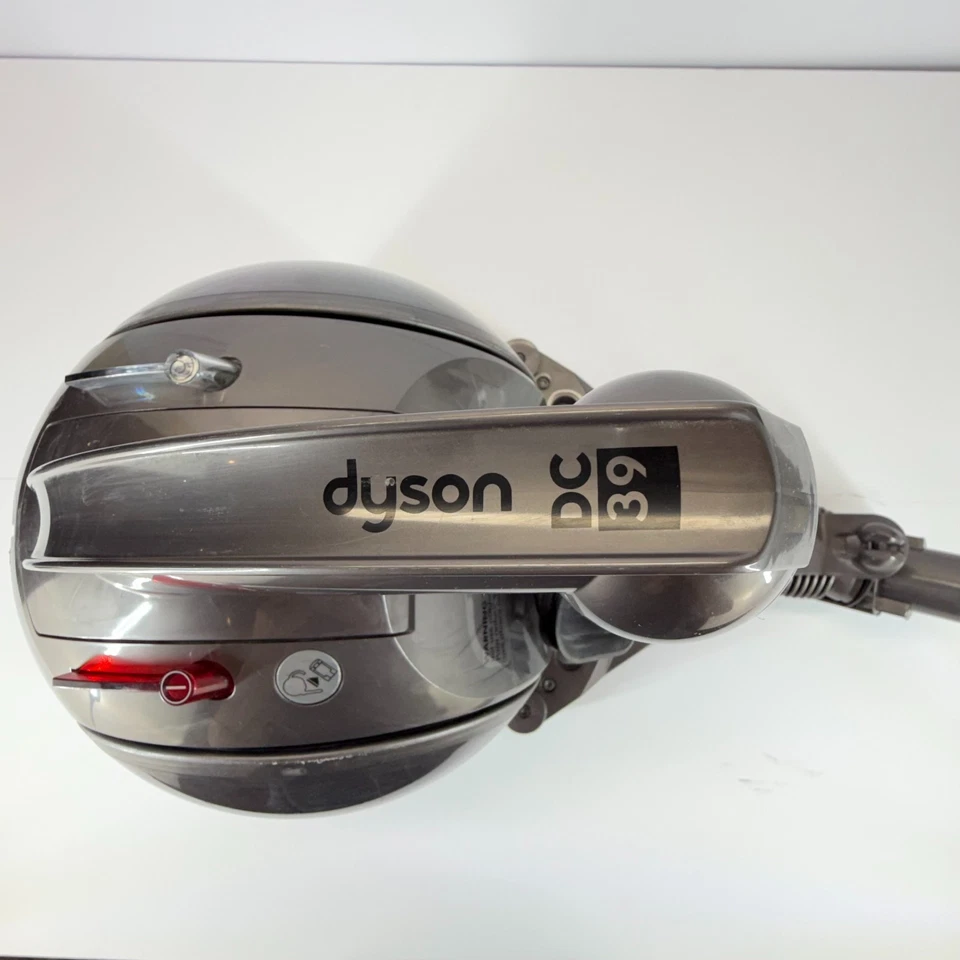 Aspiradora Dyson DC39 Big Ball Motor Gris Retráctil Cable Ruedas Sin Bolsa Foto 3 de 4