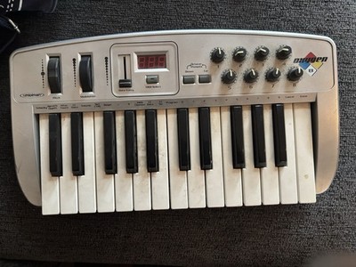 M-Audio Midiman Oxygen 8 25 key Controller MIDI - Keyboard Controller USB