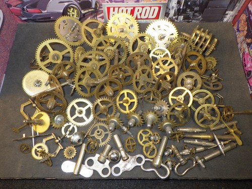 "VINTAGE ANTIQUE" 1 lb. 1 oz = 490 grams "CLOCK GEARS KEYS & PARTS LOT" Z21