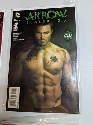 Arrow Season 2.5 #1 (DC Comics December 2014) Amell on the Cover (A)