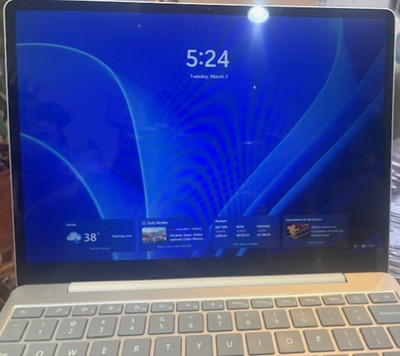 Microsoft Surface Laptop Go 3 12.4 256GB SSD Intel i5 1235U 8GB RAM Silver