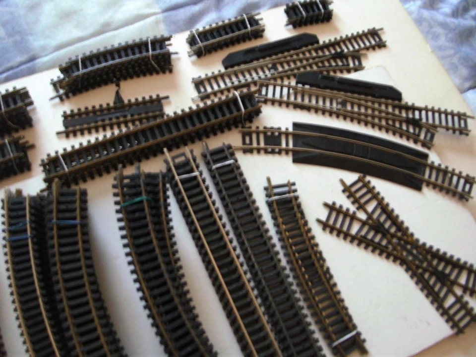 Lot de rails et aiguillages - Echelle HO - Photo 2/4