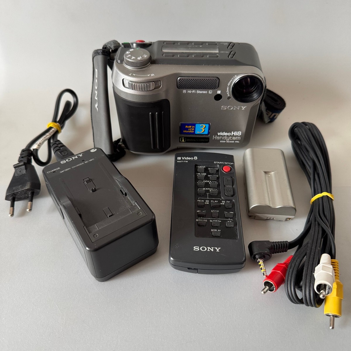 Sony CCD-SC55E Hi8 Handycam Camcorder Digital Video Camera