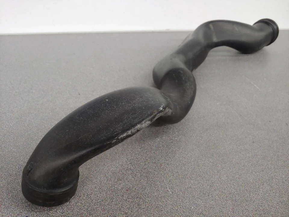 VERY NICE USED ORIGINAL GENUINE PORSCHE 911 996 TURBO GT2 FRESH AIR INTAGE TUBE - Image 2 of 4