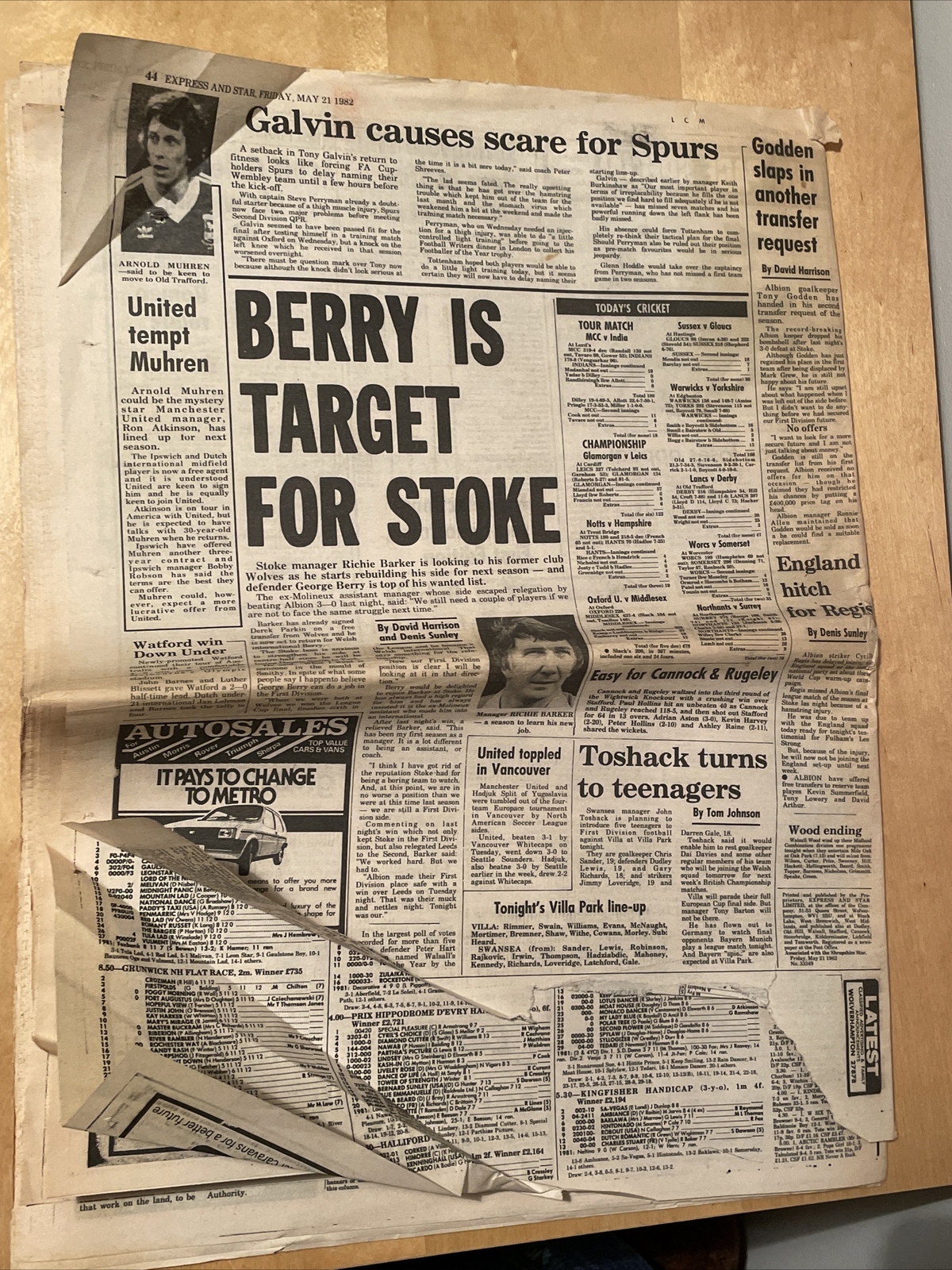 Express & Star STAFFORD Newspaper May 21 1982 Invasion Task Force Goes In eBay