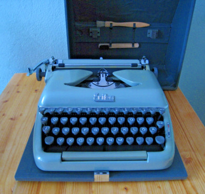 Erika 10 Reise - Schreibmaschine 1955 Koffer Dokumente Typewriter mechanisch