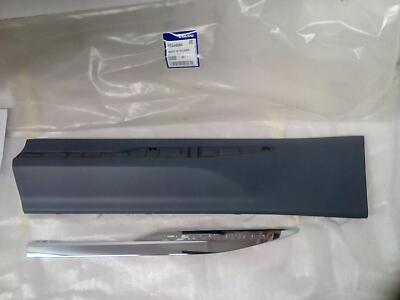 VOLVO XC60 MK2 LEFT REAR OUTER DOOR MOLDING WITH CHROME INSERT 