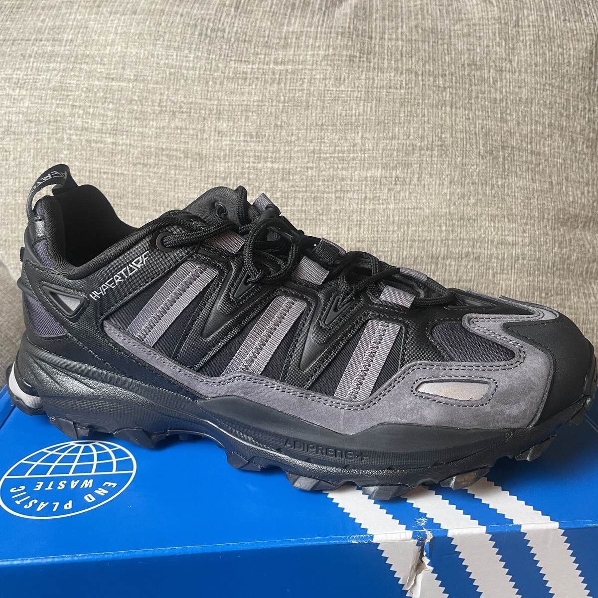 NIB Adidas Adventure Hyperturf GX2022 Unisex Mens 12/Woman's 13