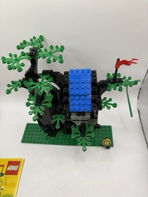 LEGO 6054 LegoLand Castle Forestmen's Hideout 99.9% Complete, Box & Instructions