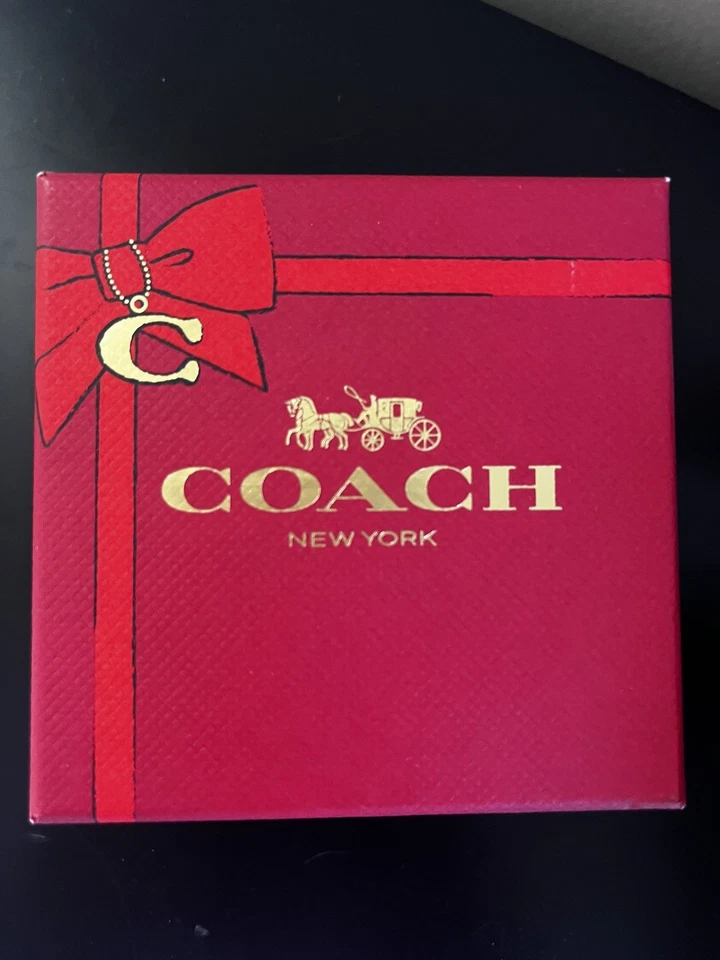 Coach Oro Arco y Perla Collar y Firma C Pendientes Set de Regalo en Caja Foto 2 de 2