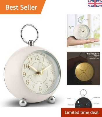 Leise Tischuhr mit großem Display - Retro Analog Wecker Design für Schwerschläfer
