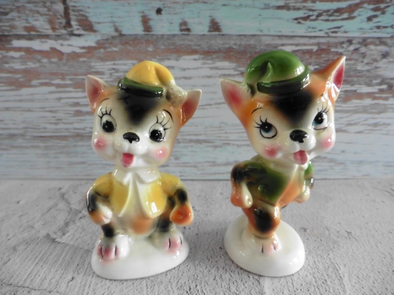 Vintage Salt and Pepper Shakers~Anthropomorphic Kitties Wearing Hats and Jackets