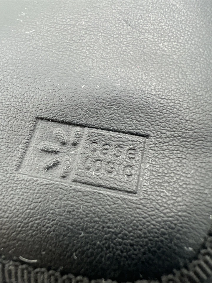 Case Logic 28 CD DVD Discs Wallet Carrying Travel Zipper Vintage Binder Storage - Image 2 of 4