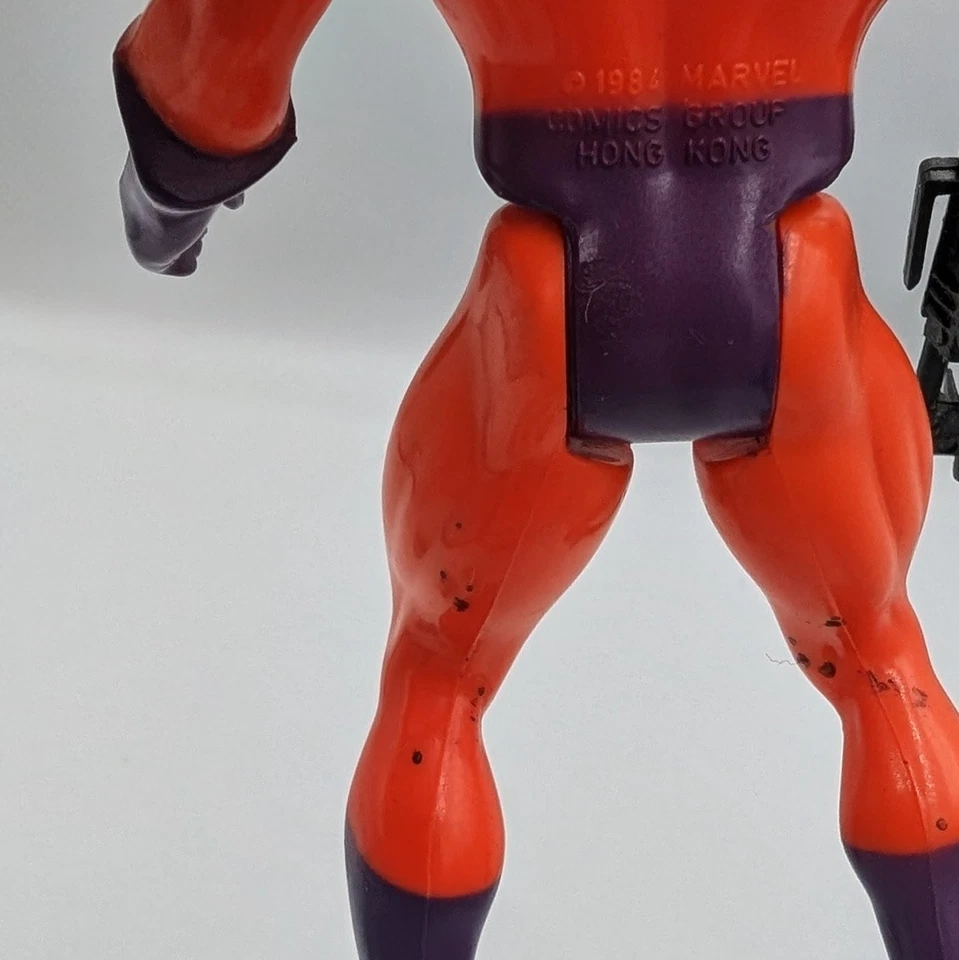 Figura de acción vintage Magneto 1984 Marvel Secret Wars con escudo y pistola Foto 3 de 4