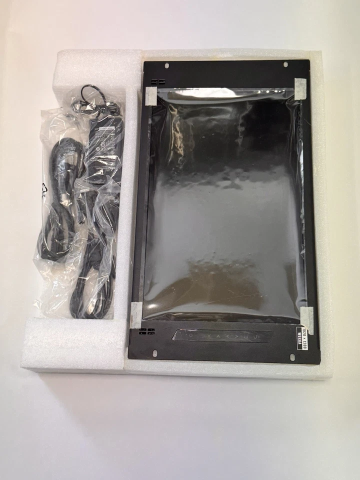 Monitor LCD de montaje en rack WUXGA 17" XMP-17 6U nuevo sin caja Foto 2 de 4