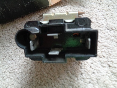 RELAY / SWITCH ORIGINAL OEM GM 483694 NOS - Picture 3 of 3