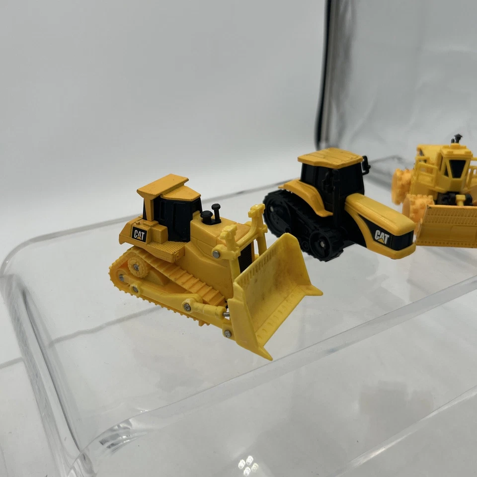 CAT Lote de 3 - Tractor Mattel 1998 y dos excavadoras CAT Diecast y plástico 1998 Foto 4 de 4