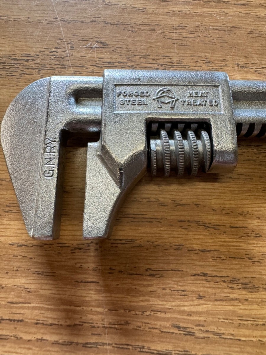 Vintage Diamond Tool Horseshoe Pipe Monkey Wrench C-711 Great
