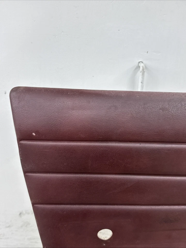 Оригинальные передние водительские и пассажирские ручные дверные панели 84–96 Jeep Cherokee XJ темно-бордовые - Изображение 4 из 4