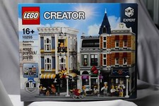 LEGO 10255 Creator Expert: Assembly Square  (BRAND NEW and SEALED)