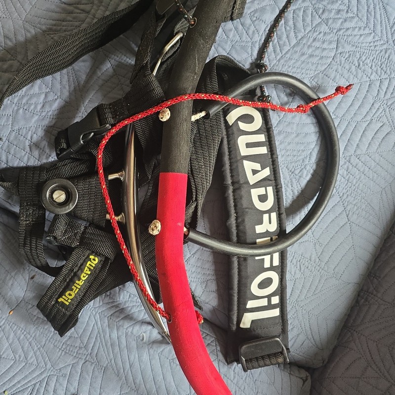 Quad kite Quadrifoil harness and bar control for parafoil and 4 line stunt kites