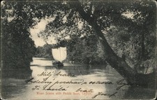 Scena del fiume Ceylon Sri Lanka con barca Padda