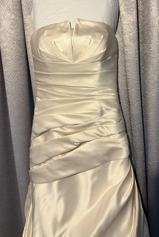 Vestido de novia para mujer Foto 2 de 4