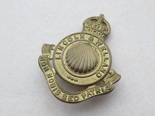 Lincoln & Welland Regiment 4th Canadian Armoured Division Cap Badge