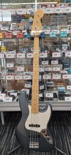 Fender American Standard Jazz Bass E-Bass mit Hartschalenkoffer