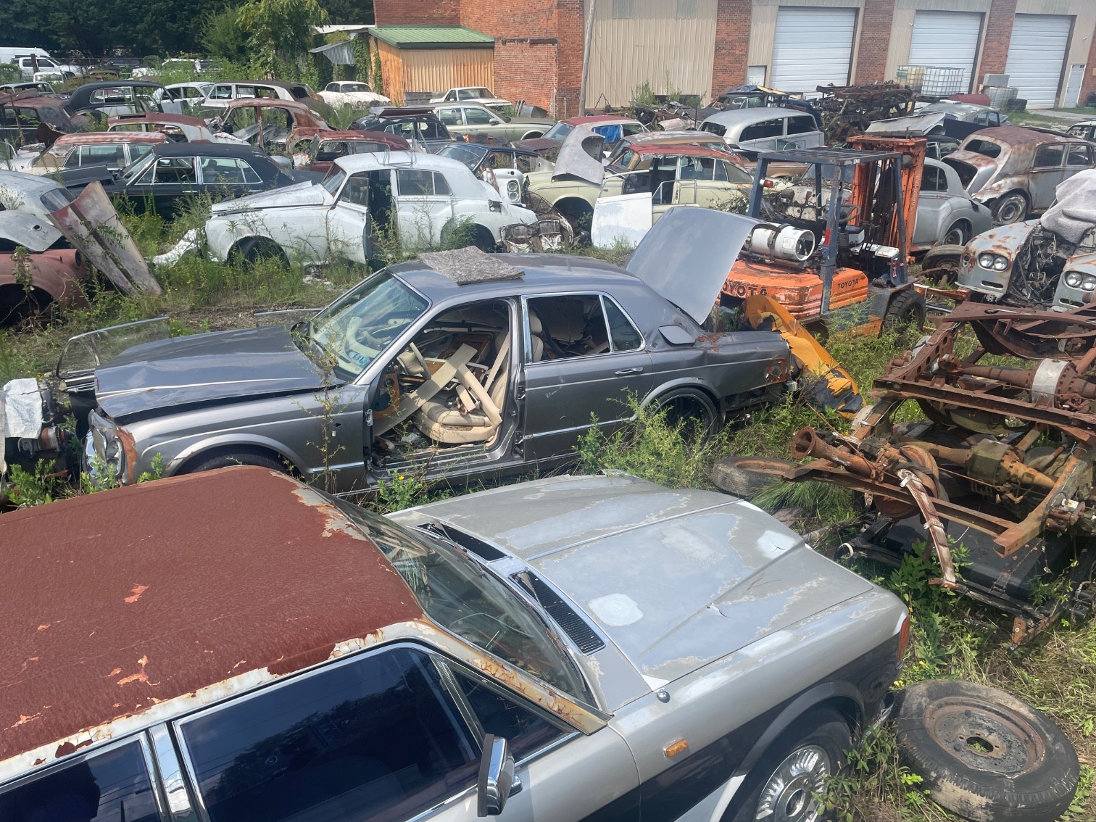 ROLLS ROYCE SILVER CLOUD, PHANTOM V, WRAITH, BENTLEY MANIFOLD. HUGE CLOUD STOCKS