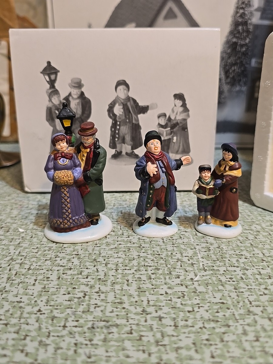 Heritage Village Collection Dickens Village Start a Tradition